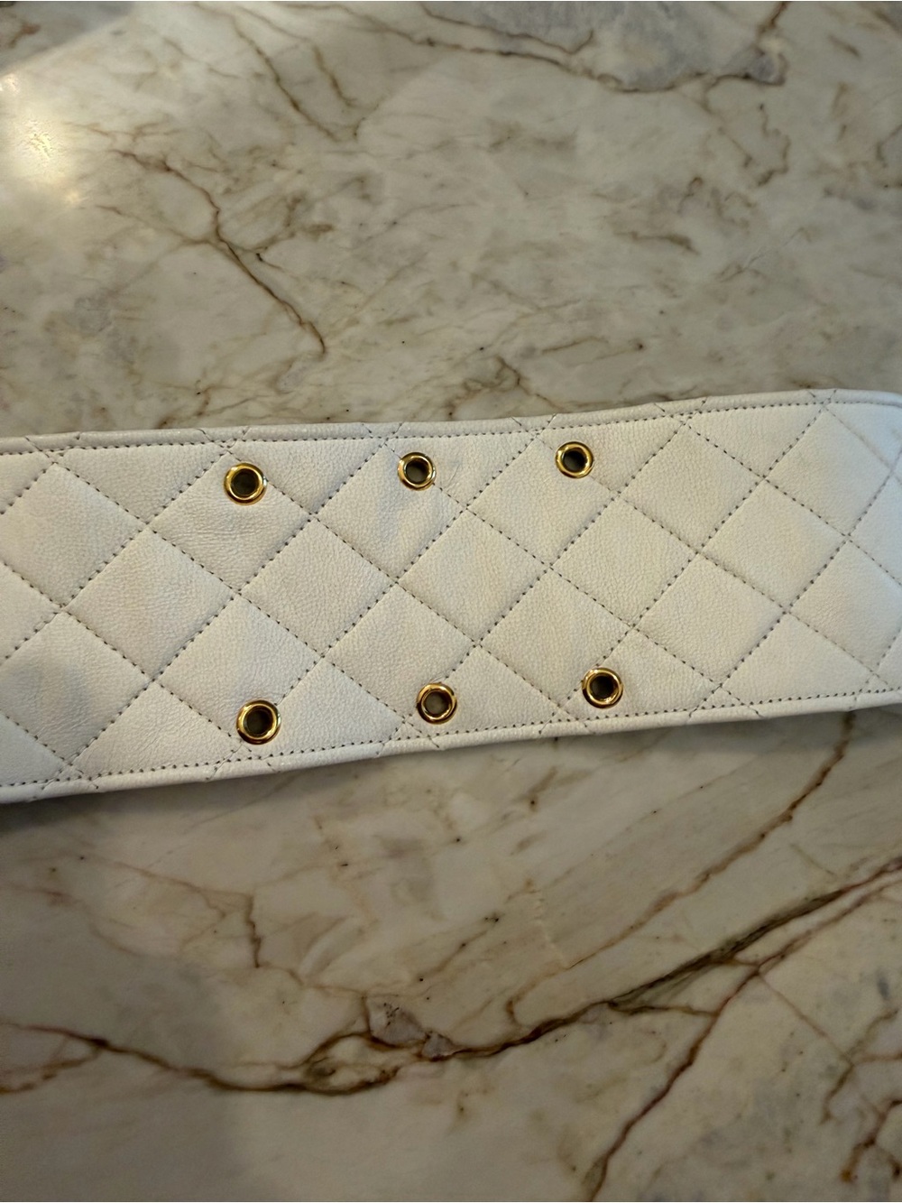 CHANEL White Quilted Leather Waist Belt with Gold CC Plaque - Picture 6 of 17